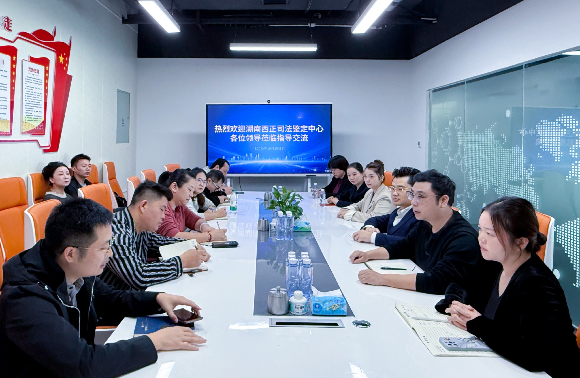 f59574a393bdfd037aa5aaff9e23e1f9 拷贝.jpg